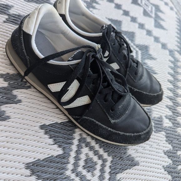 New Balance - Picture 4 of 5